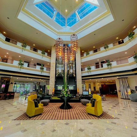 Grand Diamond Hotel Yogyakarta Maguwo Extérieur photo