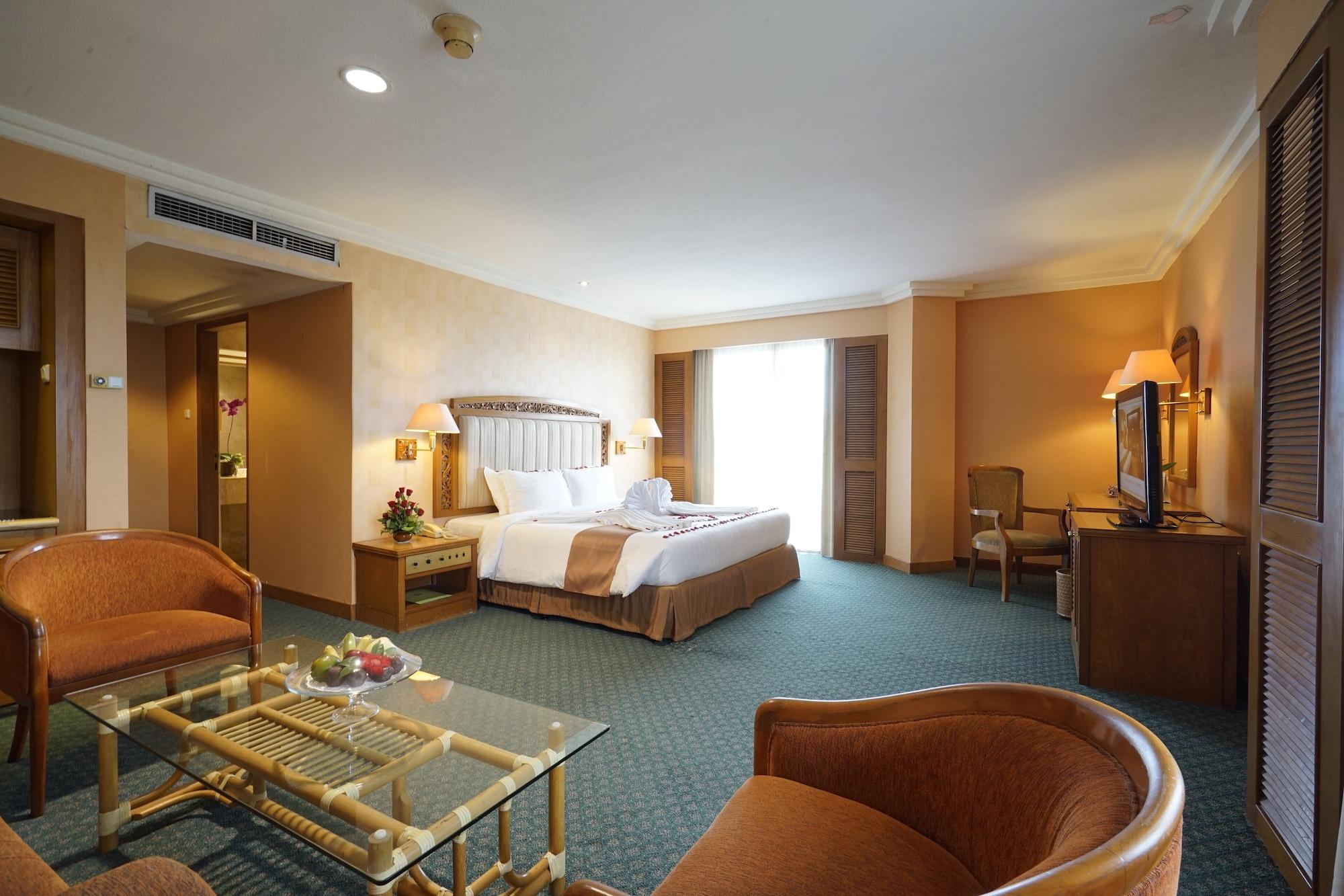 Grand Diamond Hotel Yogyakarta Maguwo Extérieur photo