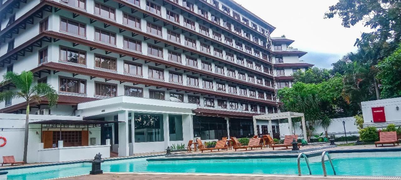 Grand Diamond Hotel Yogyakarta Maguwo Extérieur photo