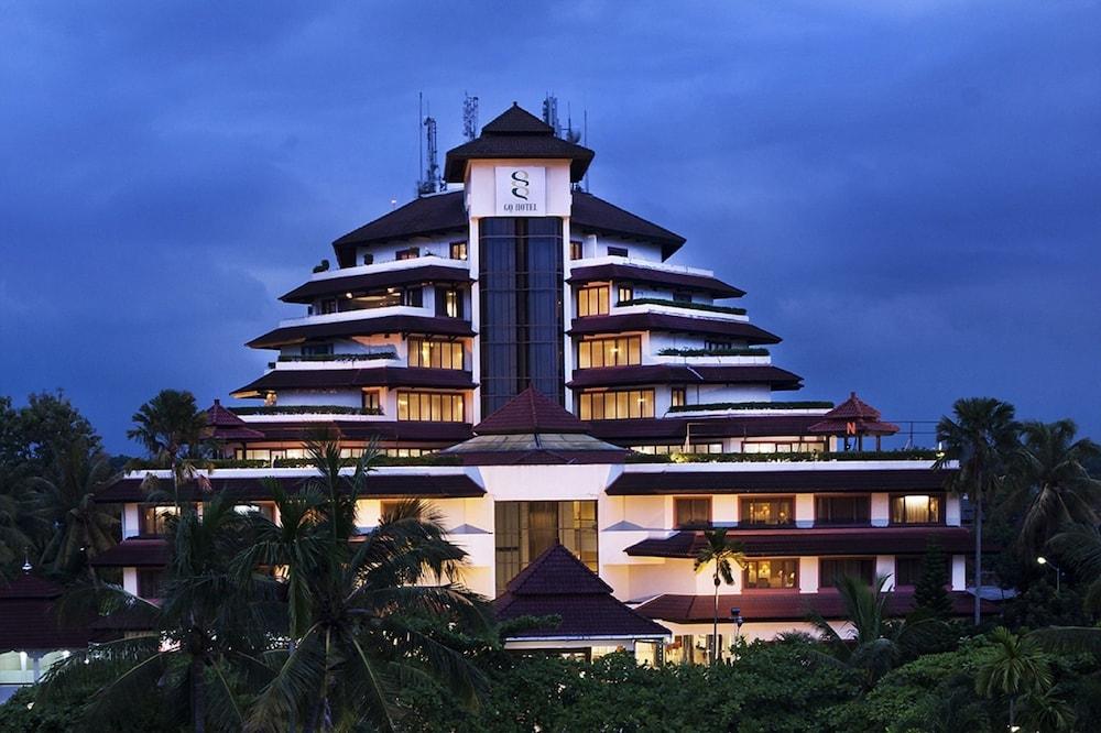 Grand Diamond Hotel Yogyakarta Maguwo Extérieur photo