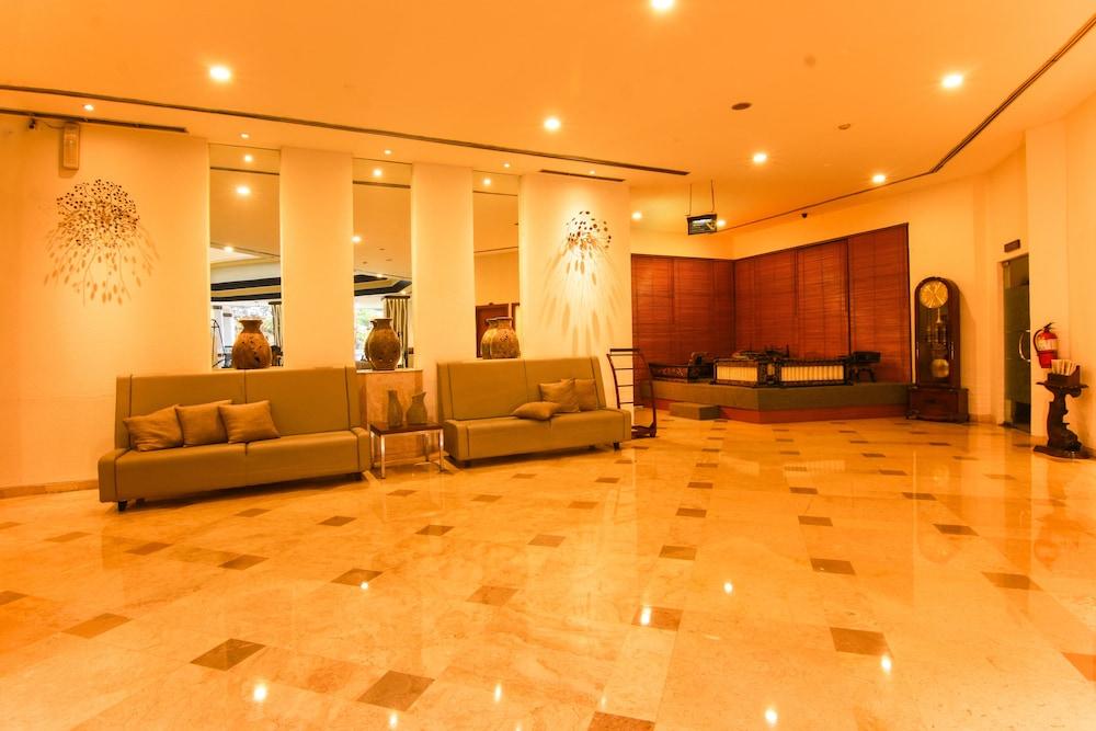Grand Diamond Hotel Yogyakarta Maguwo Extérieur photo