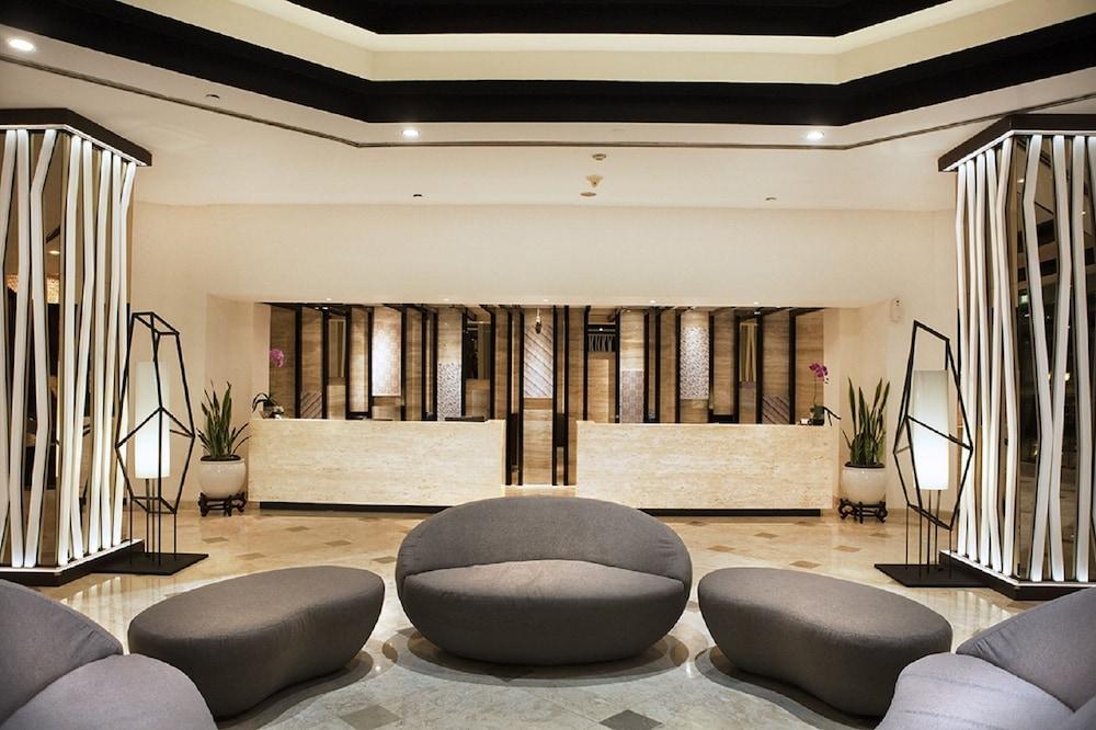Grand Diamond Hotel Yogyakarta Maguwo Extérieur photo