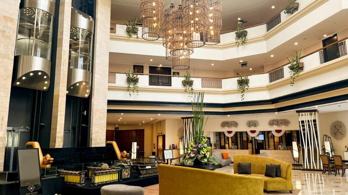 Grand Diamond Hotel Yogyakarta Maguwo Extérieur photo