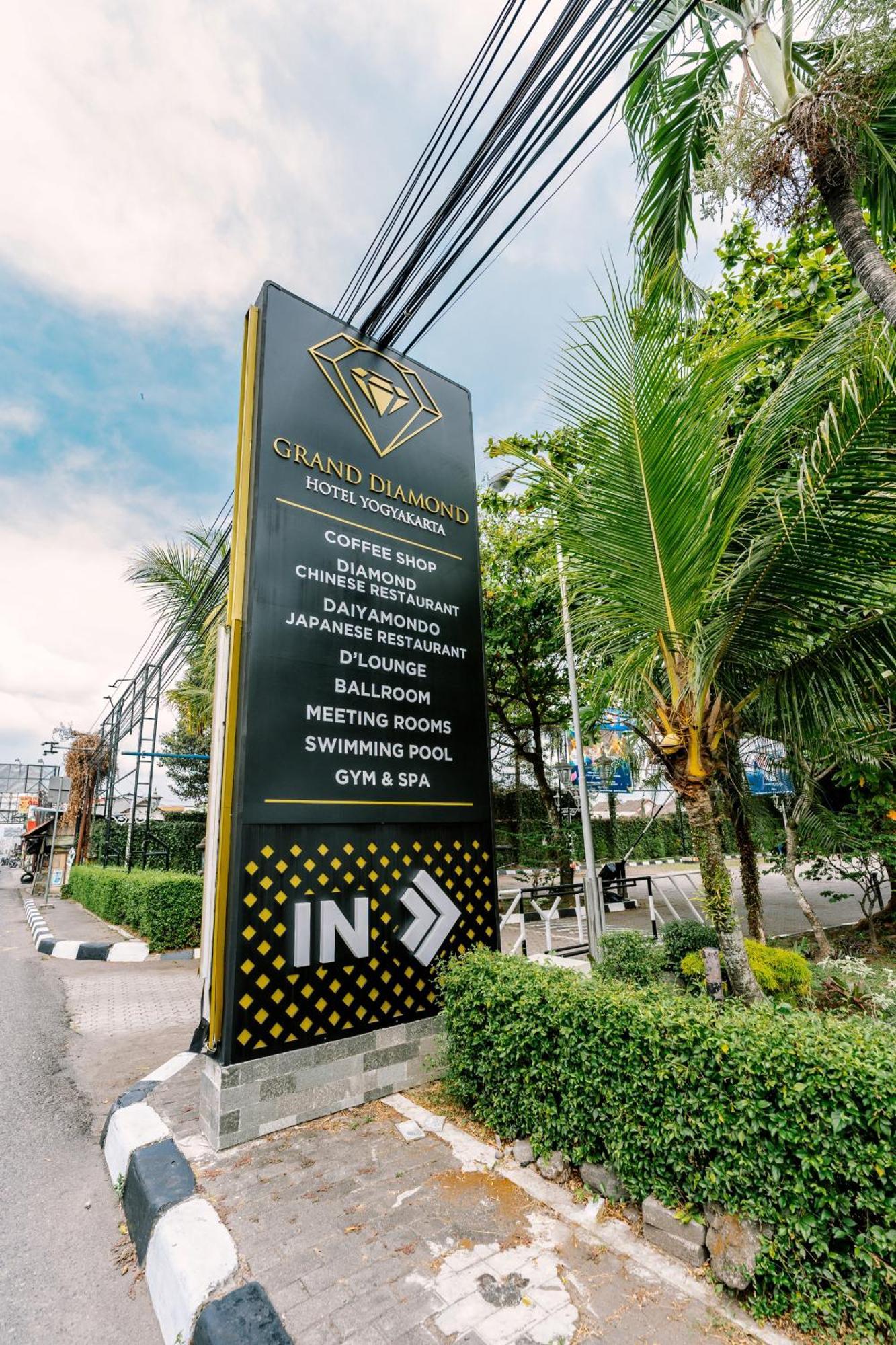Grand Diamond Hotel Yogyakarta Maguwo Extérieur photo