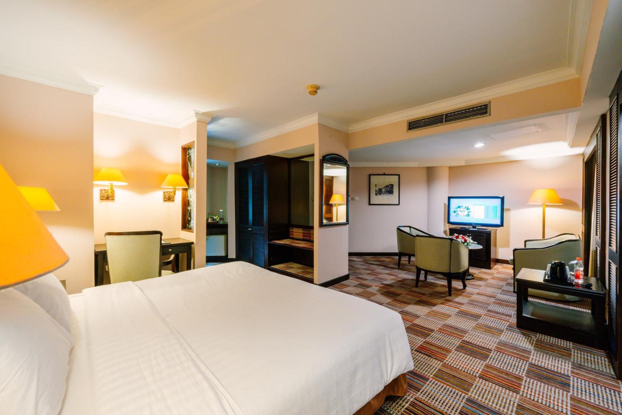 Grand Diamond Hotel Yogyakarta Maguwo Extérieur photo