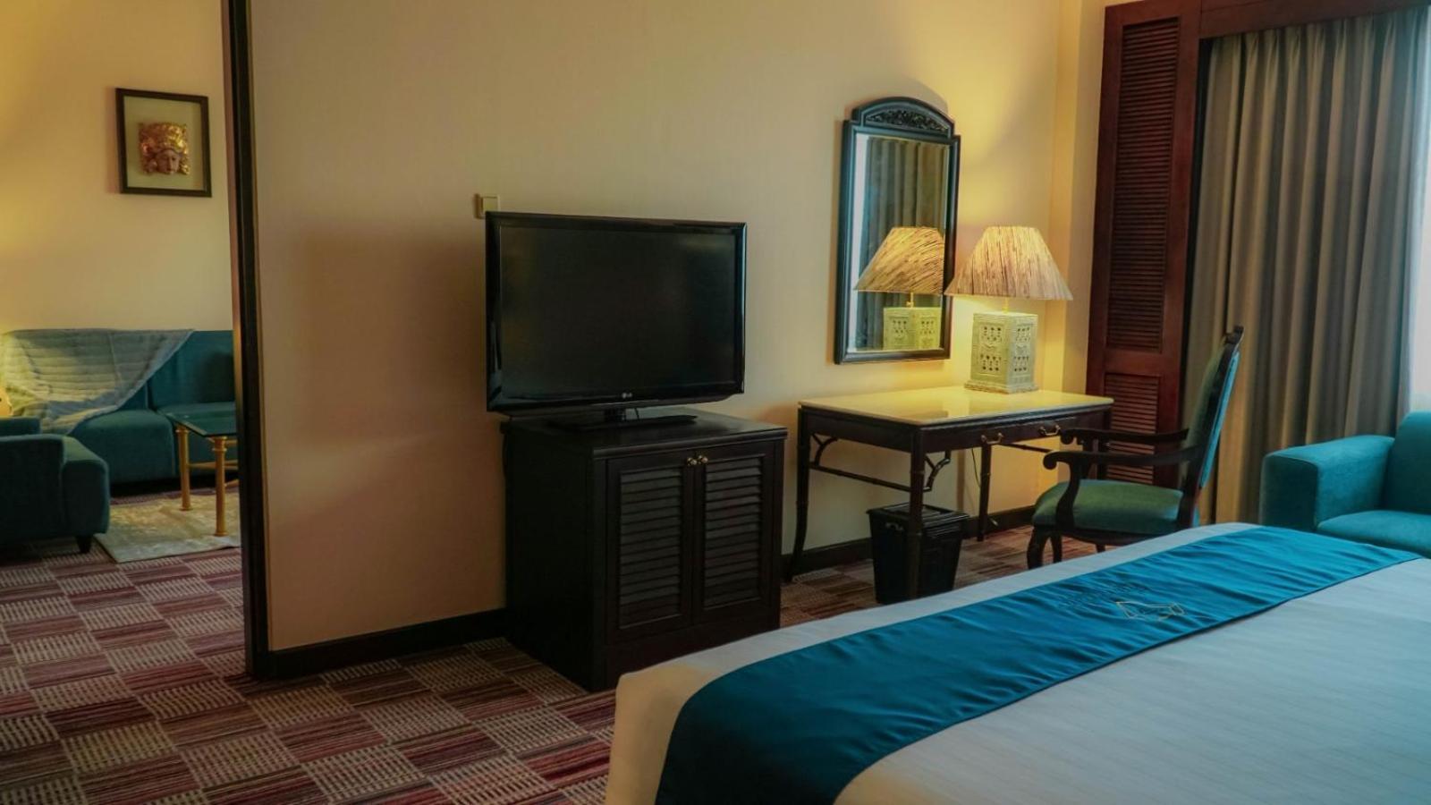 Grand Diamond Hotel Yogyakarta Maguwo Extérieur photo