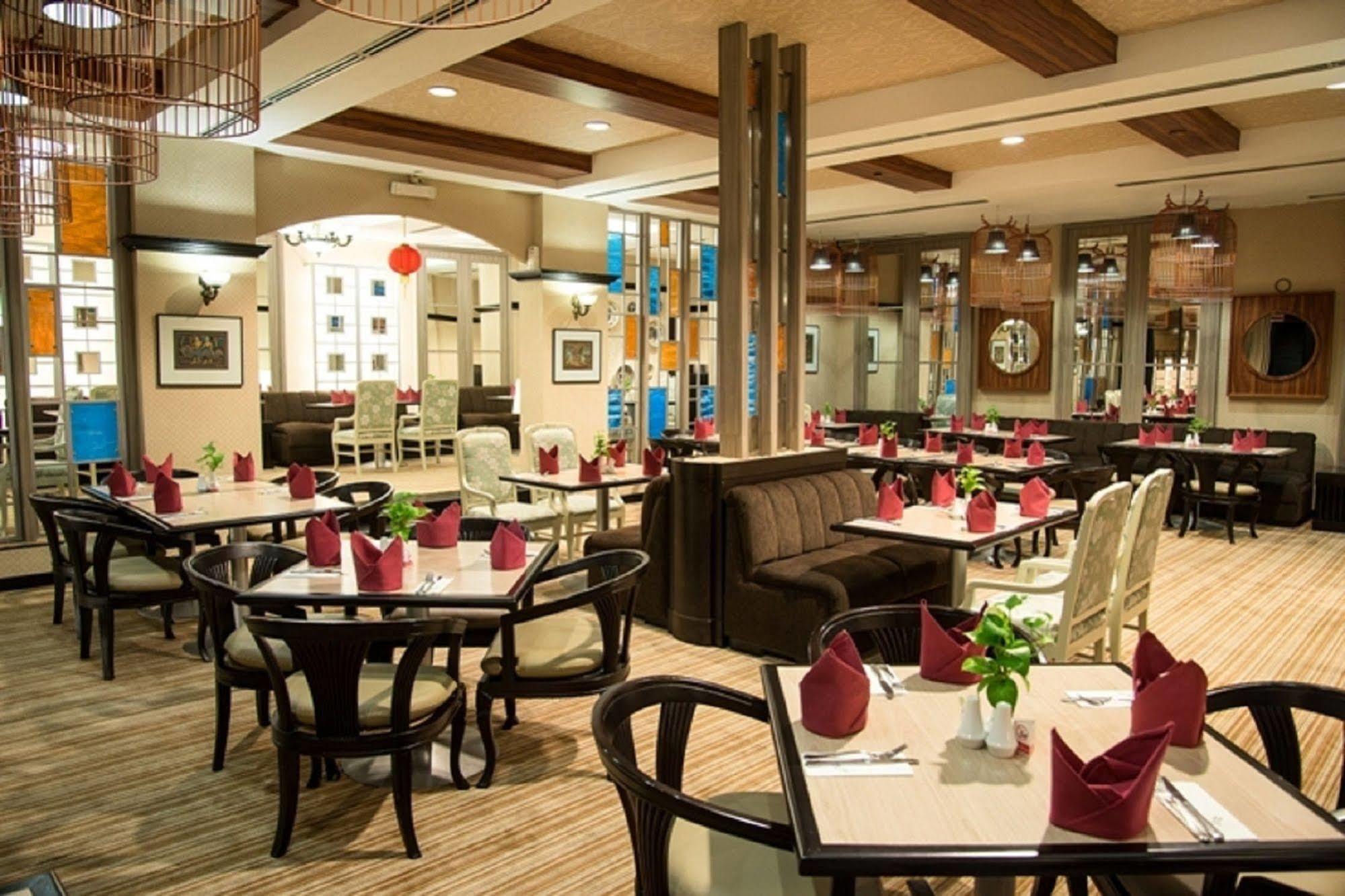 Grand Diamond Hotel Yogyakarta Maguwo Extérieur photo
