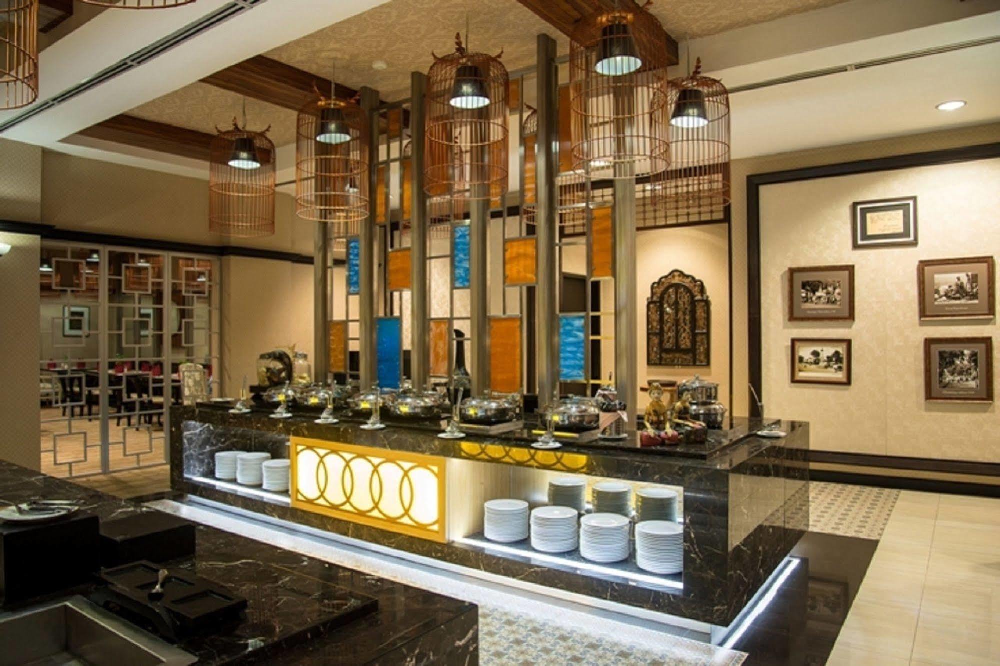 Grand Diamond Hotel Yogyakarta Maguwo Extérieur photo