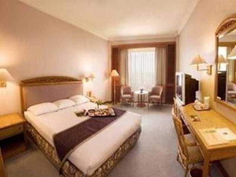 Grand Diamond Hotel Yogyakarta Maguwo Extérieur photo