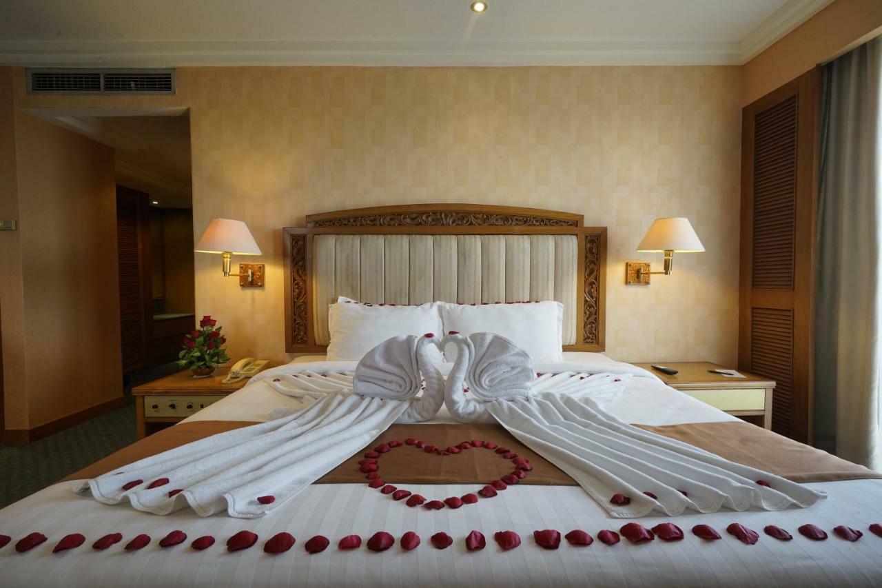 Grand Diamond Hotel Yogyakarta Maguwo Extérieur photo